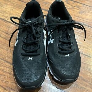 Under Armour Men's Black Athletic Shoes